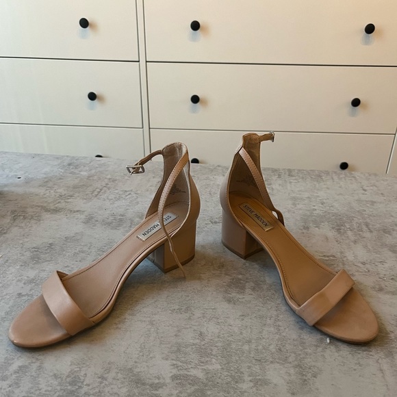 Steve Madden, nude heels, size 8 - Picture 3 of 3
